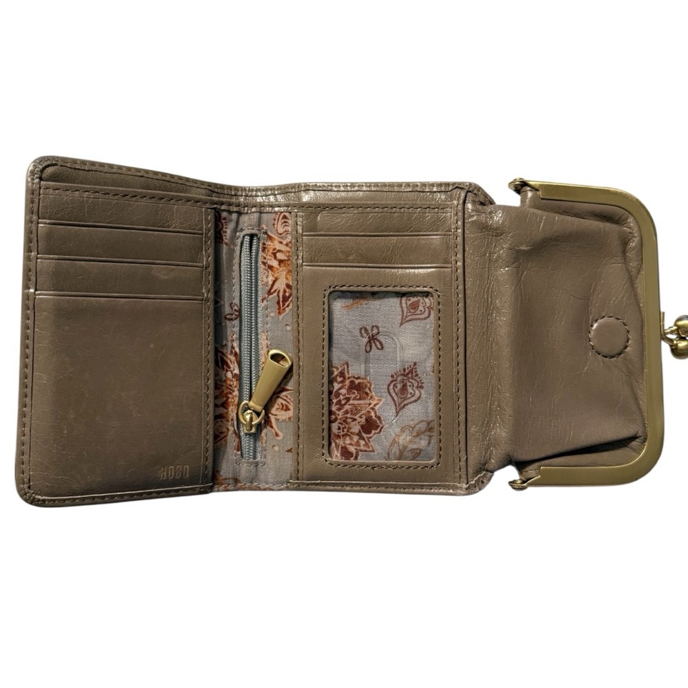 Elegant Robin taupe Wallet by Hobo with gold accents NWT - Picture 2 of 4